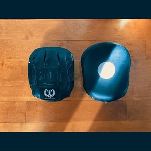 Triumph United MMA : Muay Thai Training Mitts 🥊🥋